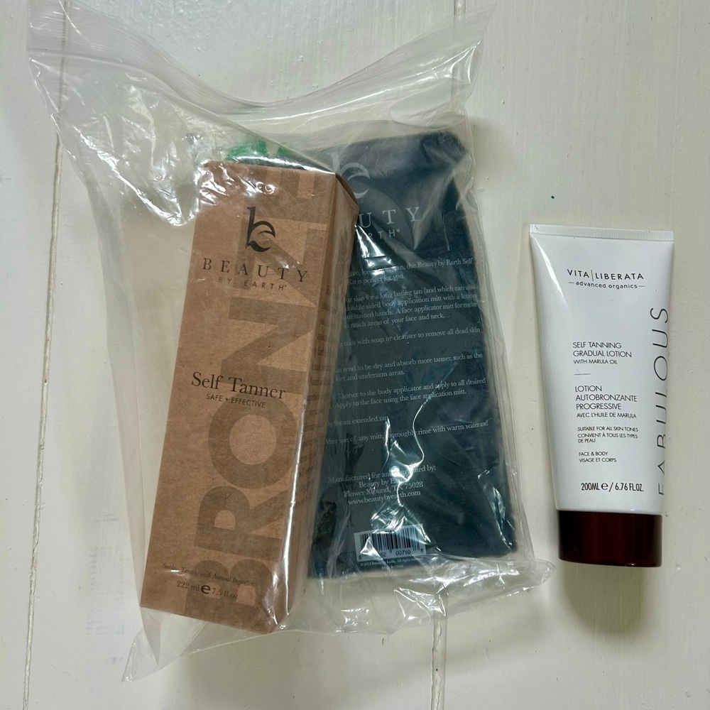 Self Tanning Kit - Vita Liberata, Beauty By Earth and Exfoilating Mitt